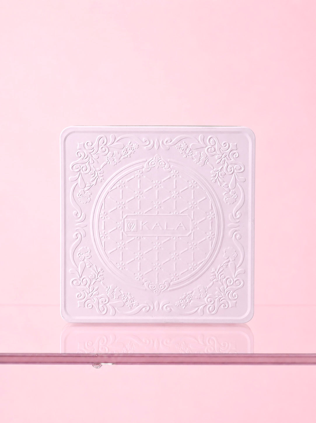LATA RELIEVE ROSA CON PERFUME Y CREMA PARA MANOS