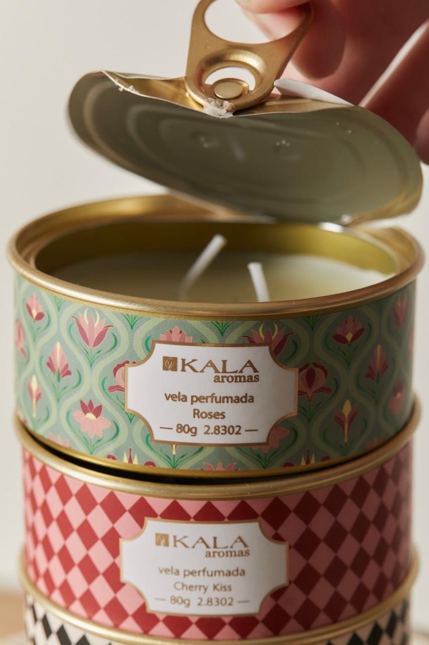 VELA PERFUMADA LATA ROSES